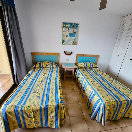 In Castle Harbour With Great Views C104 Los Cristianos (Tenerife)